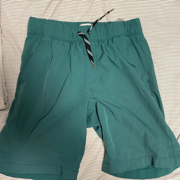 Kids XL and large shorts, men’s small as well - Picture 4 of 9
